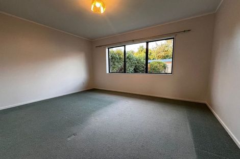 Photo of property in 3/4144 Great North Road, Glendene, Auckland, 0602