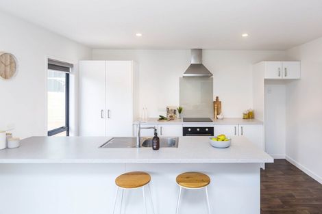 Photo of property in 5 Sunstone Crescent, Brown Owl, Upper Hutt, 5018