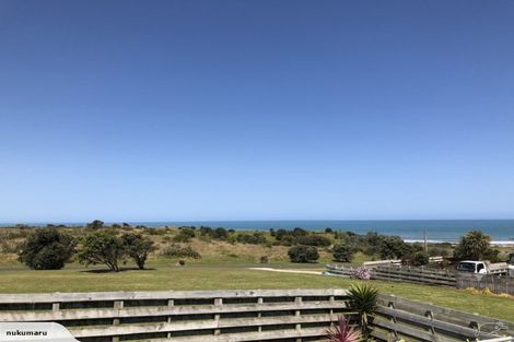 Photo of property in 3 Okiwa Terrace, Waiinu Beach, Whanganui, 4588