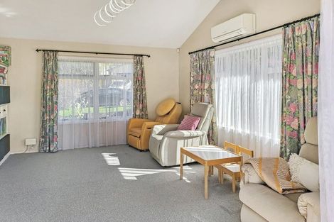 Photo of property in 9 Cinnabar Place, Westgate, Auckland, 0614