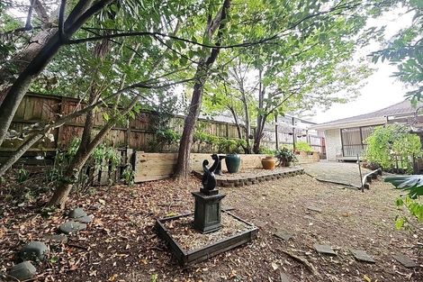 Photo of property in 8b Walpole Avenue, Hillpark, Auckland, 2102