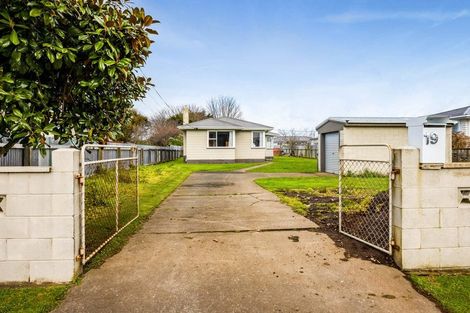Photo of property in 19 Galt Street, Hawera, 4610