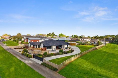 Photo of property in 11 Meadowbrook Place, Buckland, Pukekohe, 2677