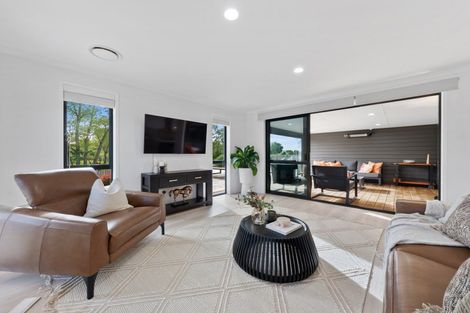 Photo of property in 11 Meadowbrook Place, Buckland, Pukekohe, 2677