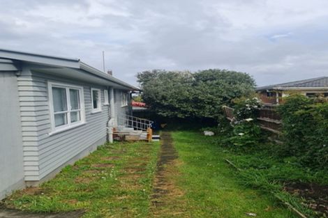 Photo of property in 17 Windy Ridge Road, Glenfield, Auckland, 0629