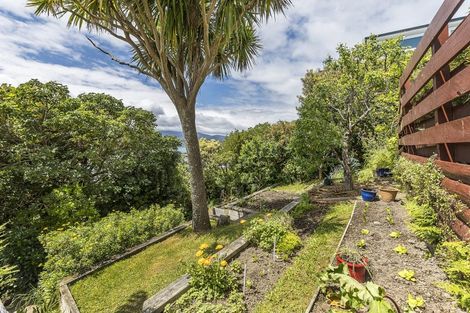 Photo of property in 66 Seatoun Heights Road, Seatoun, Wellington, 6022