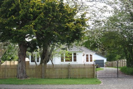 Photo of property in 122 Koutu Road, Kawaha Point, Rotorua, 3010