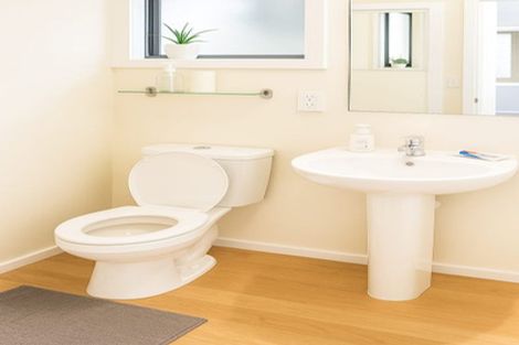 Photo of property in 10 Lauderdale Road, Birkdale, Auckland, 0626