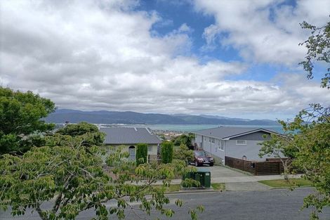 Photo of property in 7 Stanhope Grove, Korokoro, Lower Hutt, 5012