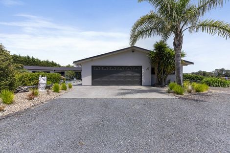 Photo of property in 85 Whitford-maraetai Road, Whitford, Howick, 2571