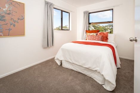 Photo of property in 16 Garden Road, Northland, Wellington, 6012