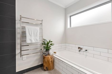 Photo of property in 96 Puhirake Crescent, Pyes Pa, Tauranga, 3112