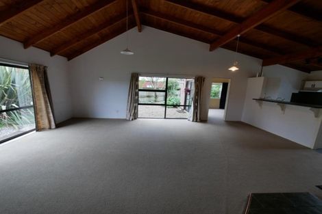 Photo of property in 10 Godwit Place, Waiuku, 2123