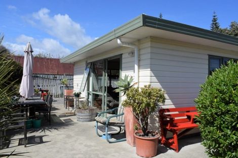 Photo of property in 57b Kirk Street, Otaki, 5512