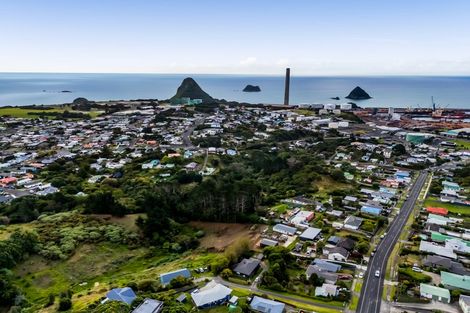 Photo of property in 86 Pioneer Road, Moturoa, New Plymouth, 4310