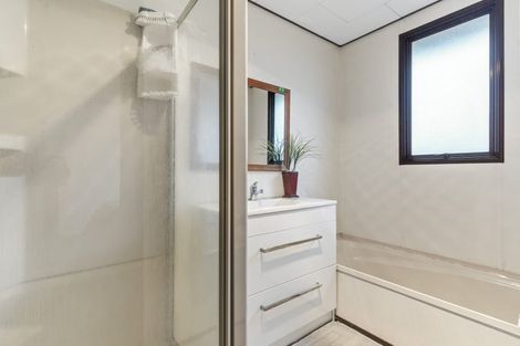 Photo of property in 2/115 Wyllie Road, Papatoetoe, Auckland, 2025