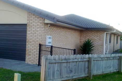 Photo of property in 38 Tussock Avenue, Mangere, Auckland, 2022