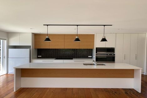 Photo of property in 15a Kellsmere Crescent, Island Bay, Wellington, 6023