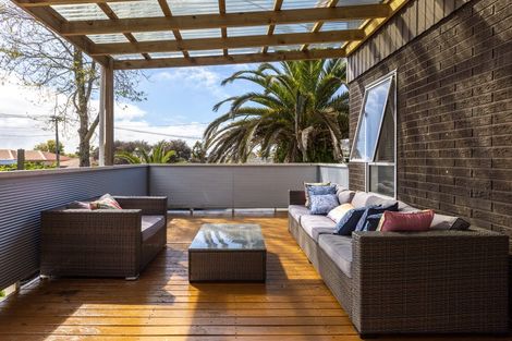 Photo of property in 29 Elliston Crescent, Stanmore Bay, Whangaparaoa, 0932