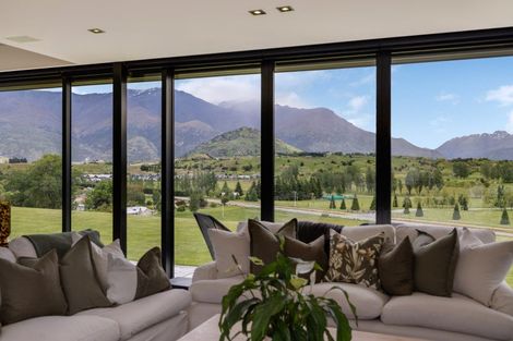 Photo of property in 20 Advance Terrace, Arrowtown, 9302
