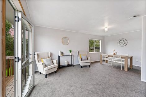 Photo of property in 5 Flaunty Place, West Harbour, Auckland, 0618