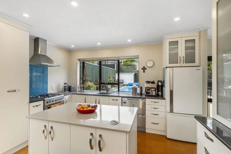 Photo of property in 24 Ranui Terrace, Tawa, Wellington, 5028