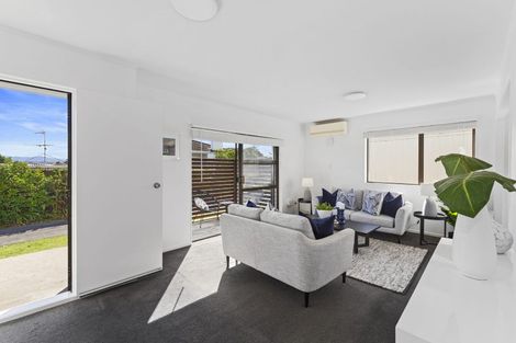 Photo of property in 2/237 Edmonton Road, Te Atatu South, Auckland, 0610