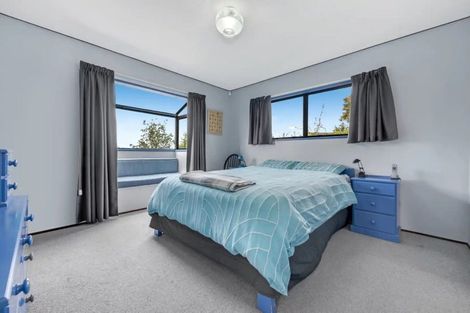 Photo of property in 25 Sandgate Avenue, Botany Downs, Auckland, 2010