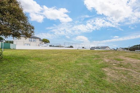 Photo of property in 5 Louisa Grove, Waitangirua, Porirua, 5024