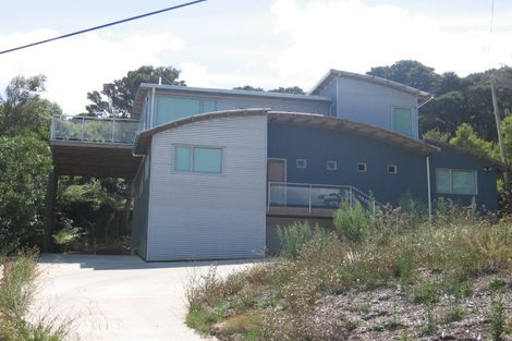 Photo of property in 16 Makora Avenue, Oneroa, Waiheke Island, 1081