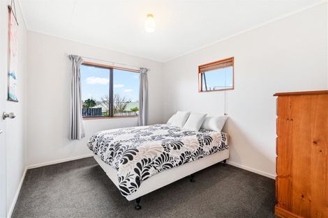 Photo of property in 2/9 Applewood Drive, Henderson, Auckland, 0612