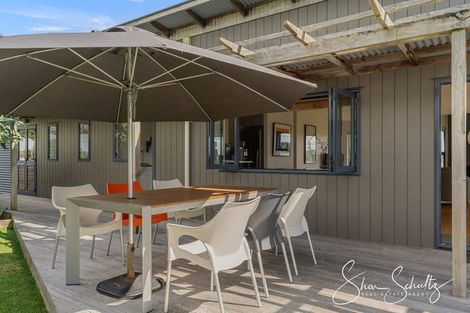 Photo of property in 24 Oxford Street, Whakapirau, Maungaturoto, 0583