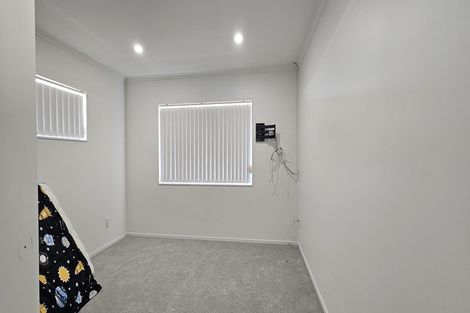 Photo of property in 28 Robert Ross Place, Clendon Park, Auckland, 2103