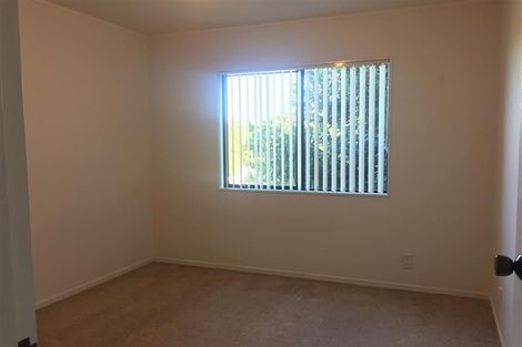 Photo of property in 2 West Lynn Road, Titirangi, Auckland, 0604