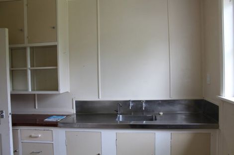 Photo of property in 12 Ranfurly Street, Dannevirke, 4930