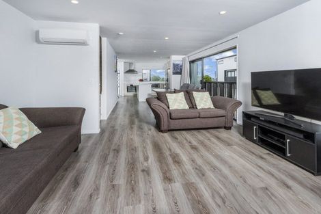 Photo of property in 1 Carder Court, Hobsonville, Auckland, 0618