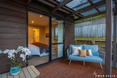 Photo of property in 2/26 Unsworth Drive, Unsworth Heights, Auckland, 0632