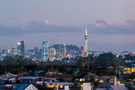 Photo of property in 18a Marama Street, Castor Bay, Auckland, 0620