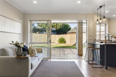 Photo of property in 29 Newbliss Crescent, East Tamaki Heights, Auckland, 2016