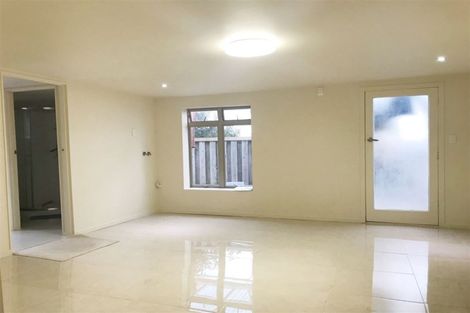 Photo of property in 2/4 Ross Avenue, Glenfield, Auckland, 0629