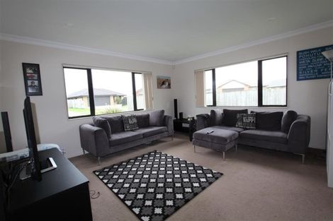 Photo of property in 6 Chadwick Place, Rototuna North, Hamilton, 3210