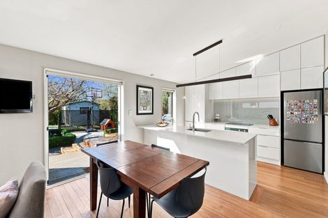 Photo of property in 216 Springfield Road, St Albans, Christchurch, 8014