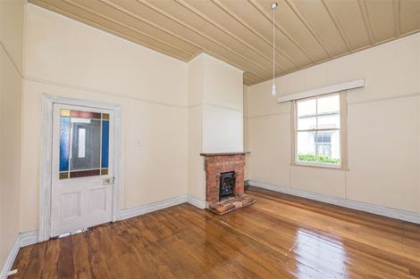 Photo of property in 37 Gibson Street, Aramoho, Whanganui, 4500