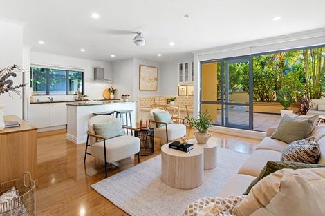 Photo of property in 1p/7-11 Bute Road, Browns Bay, Auckland, 0630