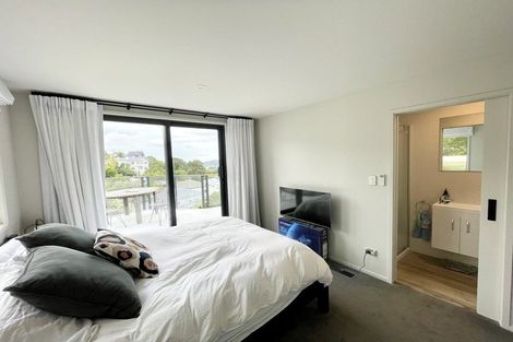 Photo of property in 149 Kelburn Parade, Kelburn, Wellington, 6012