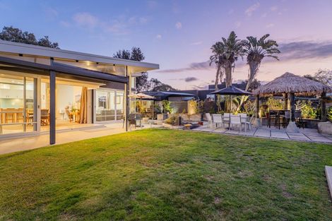 Photo of property in 166 Sands Crescent, Matarangi, Whitianga, 3592