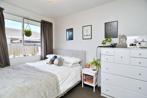 Photo of property in 2/90 Queenspark Drive, Parklands, Christchurch, 8083