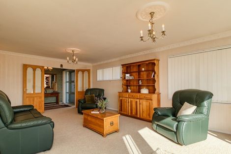 Photo of property in 3/42 Campbell Street, Havelock North, 4130