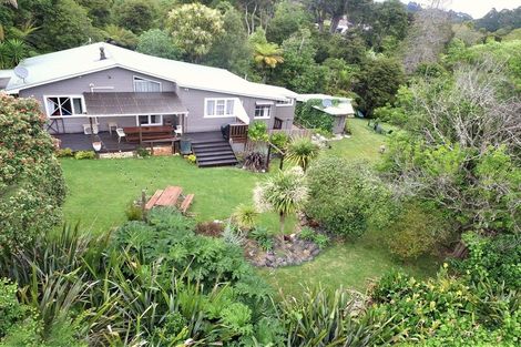 Photo of property in 425 Driving Creek Road, Coromandel, 3506