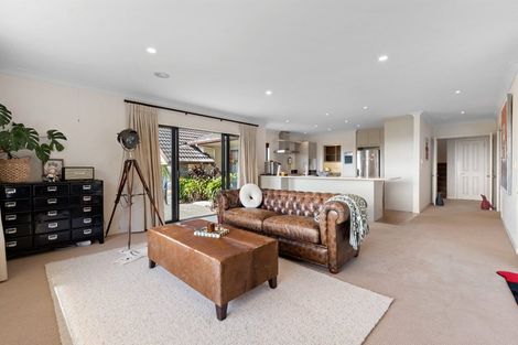 Photo of property in 78 Okura River Road, Okura, Albany, 0792